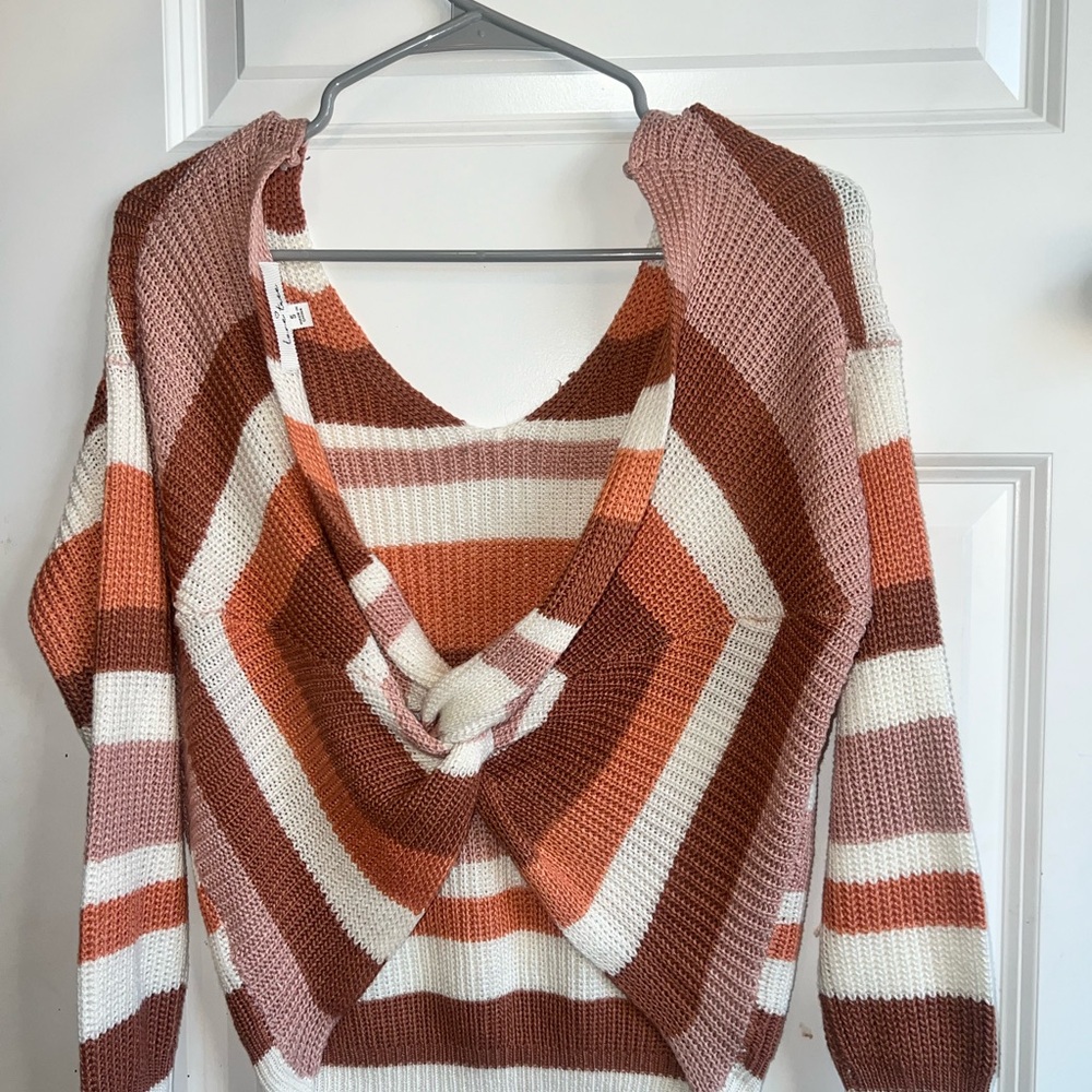 Twist sweater